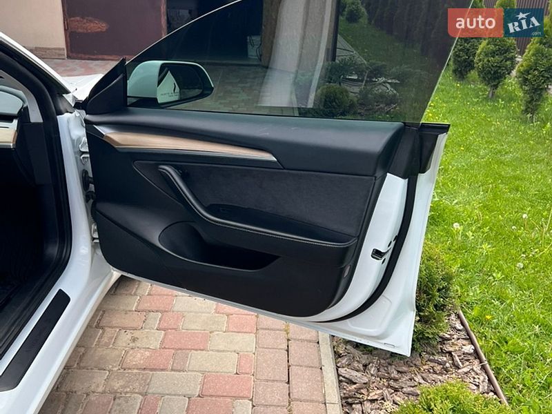 Седан Tesla Model 3 2021 в Хмельницькому