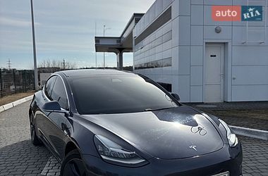 Седан Tesla Model 3 2020 в Жовкве