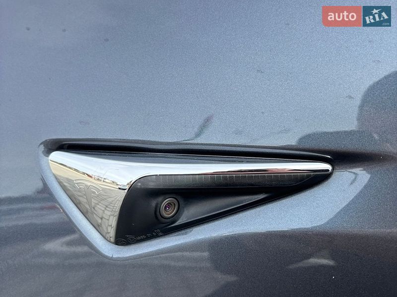 Седан Tesla Model 3 2020 в Жовкве