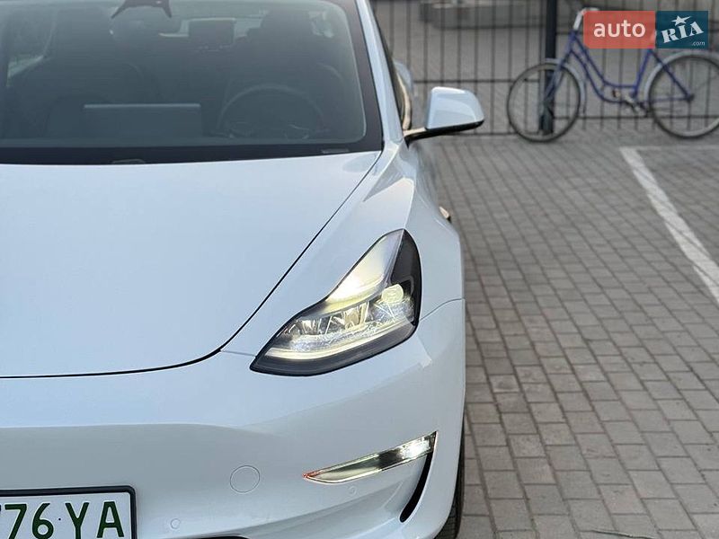 Седан Tesla Model 3 2021 в Луцке фото 8 Седан Tesla Model 3 2021 в Луцке