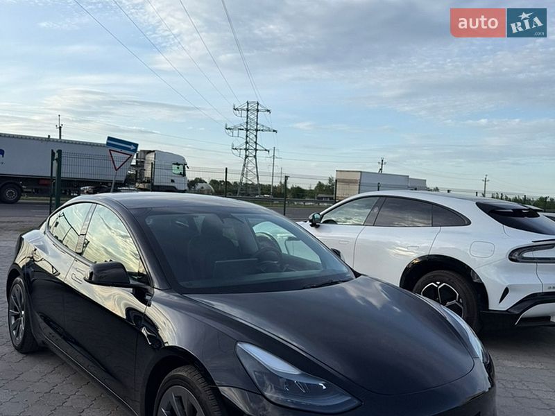 Седан Tesla Model 3 2022 в Дніпрі