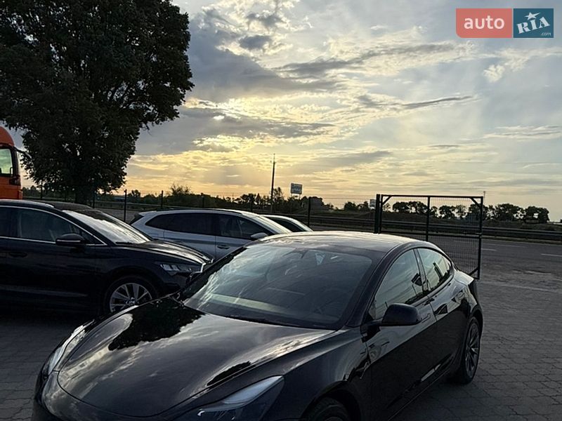 Седан Tesla Model 3 2022 в Дніпрі