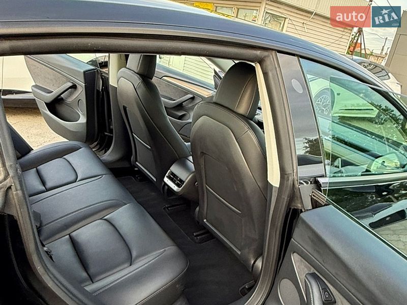 Седан Tesla Model 3 2022 в Дніпрі