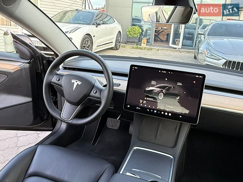 Седан Tesla Model 3 2022 в Дніпрі