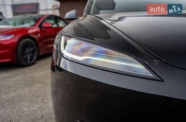 Седан Tesla Model 3 2024 в Києві