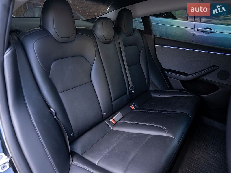Седан Tesla Model 3 2024 в Києві