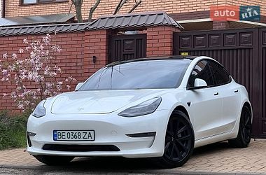 Седан Tesla Model 3 2022 в Николаеве