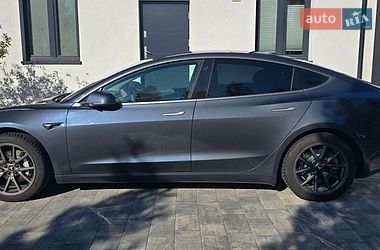 Седан Tesla Model 3 2020 в Львове
