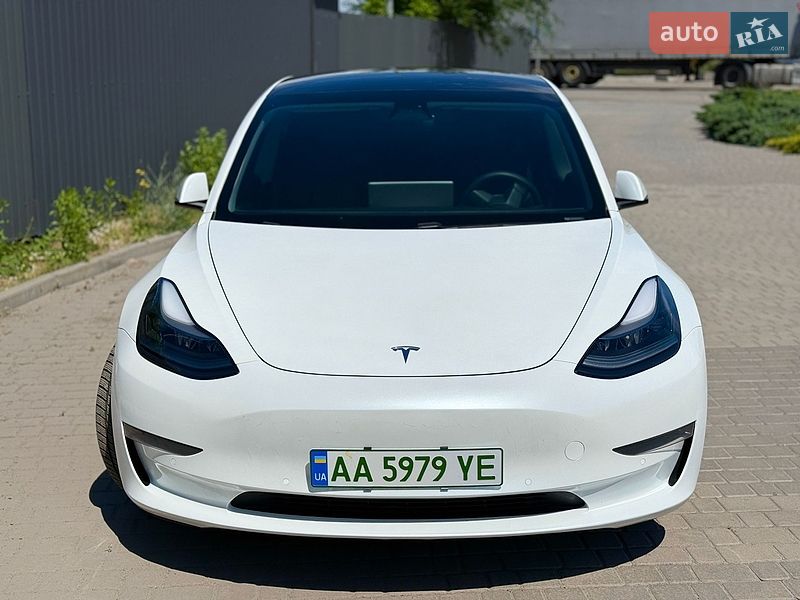 Седан Tesla Model 3 2021 в Дніпрі