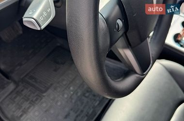 Седан Tesla Model 3 2022 в Виннице