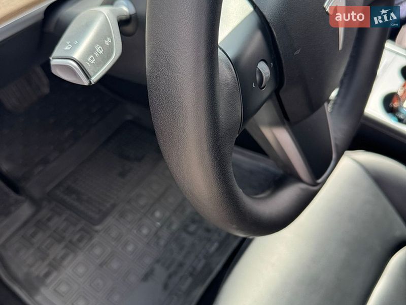 Седан Tesla Model 3 2022 в Виннице