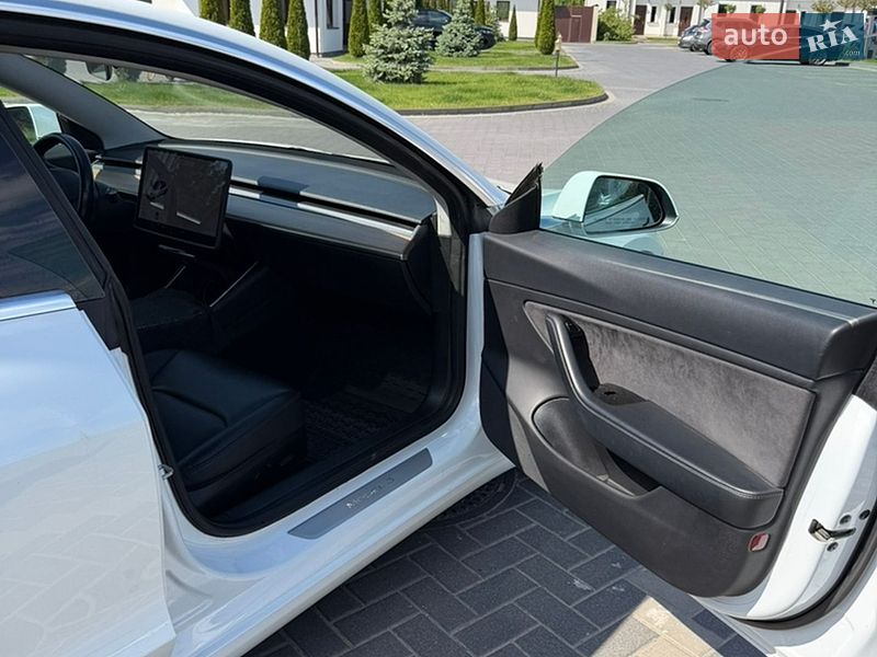 Седан Tesla Model 3 2018 в Львове фото 11 Седан Tesla Model 3 2018 в Львове