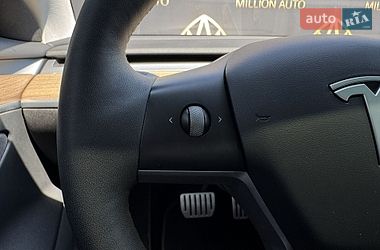 Седан Tesla Model 3 2021 в Киеве