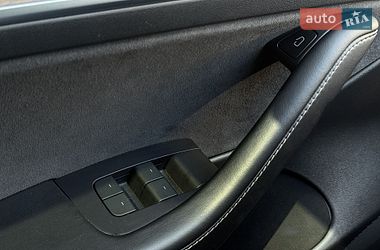 Седан Tesla Model 3 2021 в Киеве