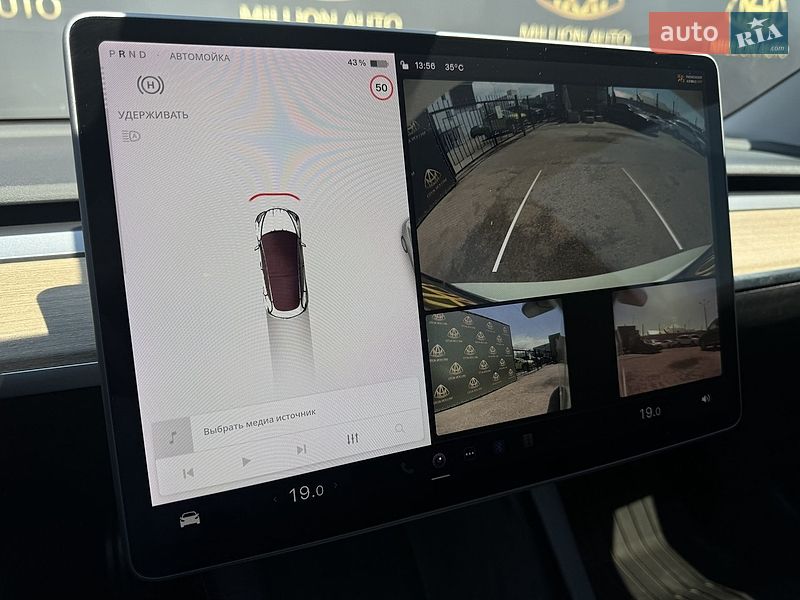 Седан Tesla Model 3 2021 в Киеве