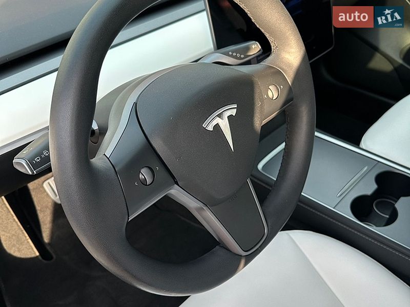 Седан Tesla Model 3 2022 в Вінниці