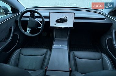 Седан Tesla Model 3 2024 в Дубні