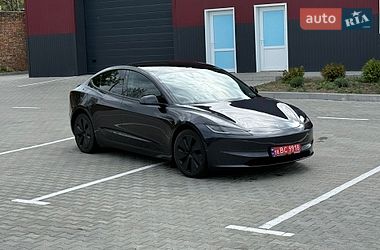 Седан Tesla Model 3 2024 в Дубно
