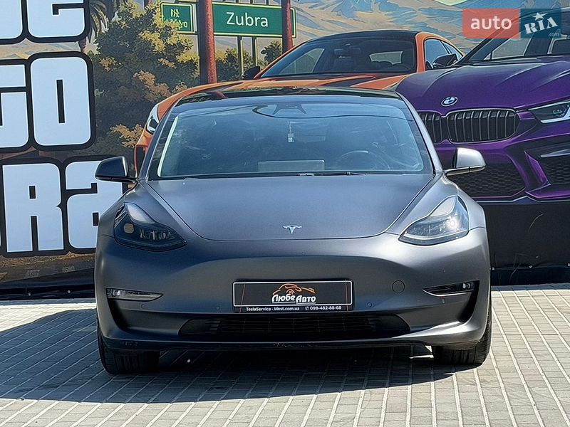 Седан Tesla Model 3 2022 в Львові