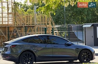 Седан Tesla Model 3 2023 в Кам'янському