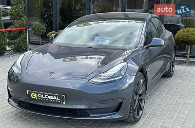 Седан Tesla Model 3 2020 в Львове