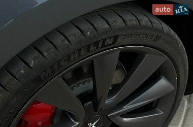 Седан Tesla Model 3 2020 в Львове
