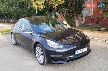 Седан Tesla Model 3 2018 в Киеве