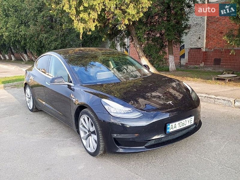 Седан Tesla Model 3 2018 в Киеве