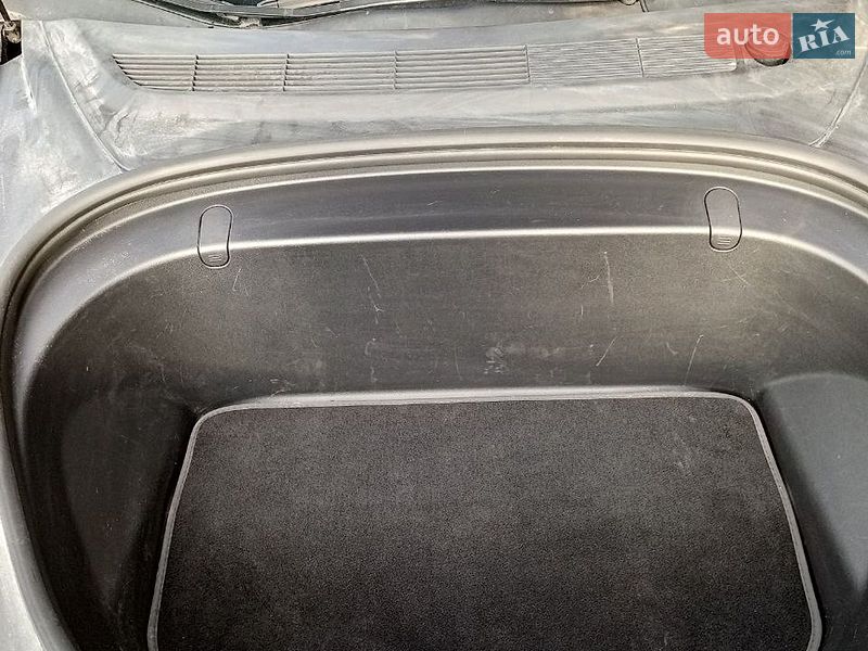 Седан Tesla Model 3 2018 в Киеве