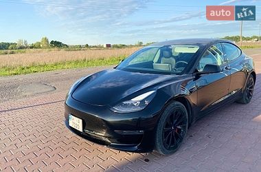 Седан Tesla Model 3 2022 в Рівному