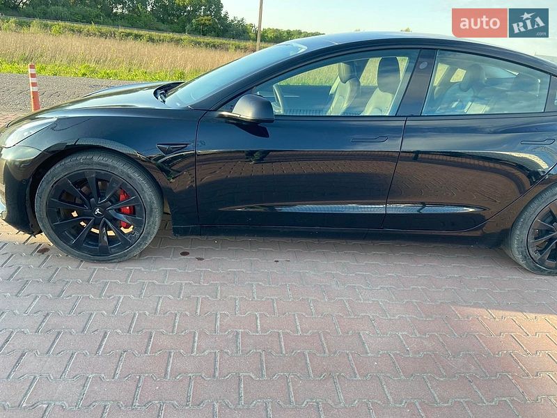 Седан Tesla Model 3 2022 в Рівному