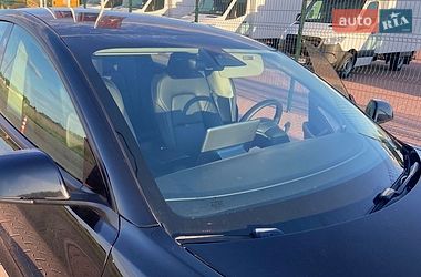 Седан Tesla Model 3 2022 в Рівному