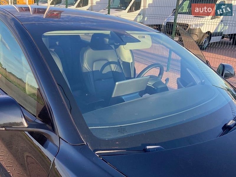 Седан Tesla Model 3 2022 в Рівному
