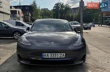 Седан Tesla Model 3 2021 в Киеве