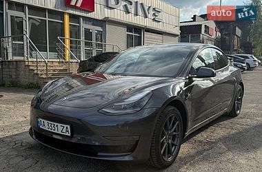 Седан Tesla Model 3 2021 в Киеве