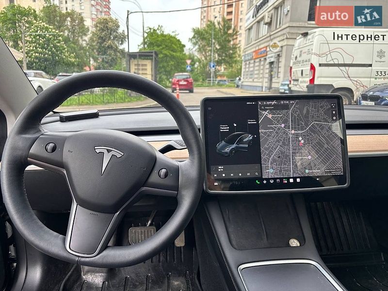 Седан Tesla Model 3 2021 в Киеве