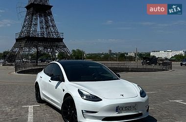 Седан Tesla Model 3 2020 в Харкові