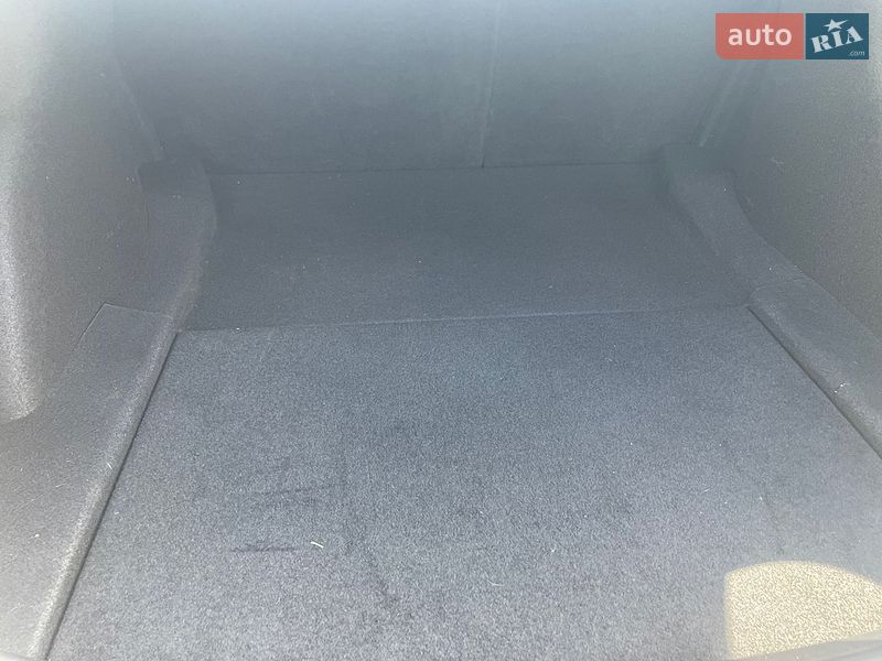 Седан Tesla Model 3 2023 в Львові