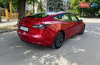 Седан Tesla Model 3 2022 в Золочеві