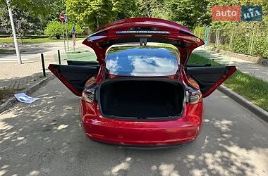 Седан Tesla Model 3 2022 в Золочеві
