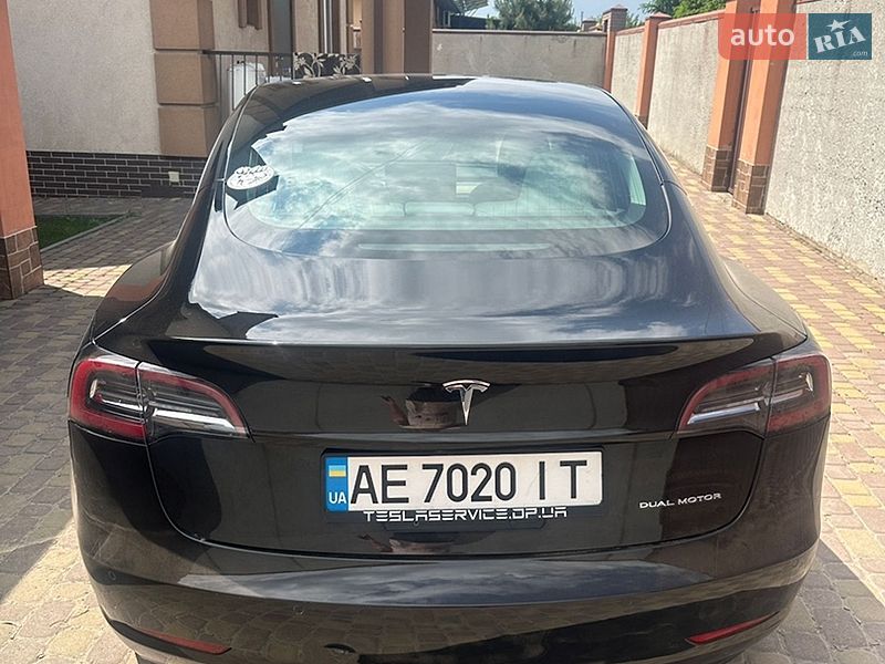 Седан Tesla Model 3 2019 в Дніпрі