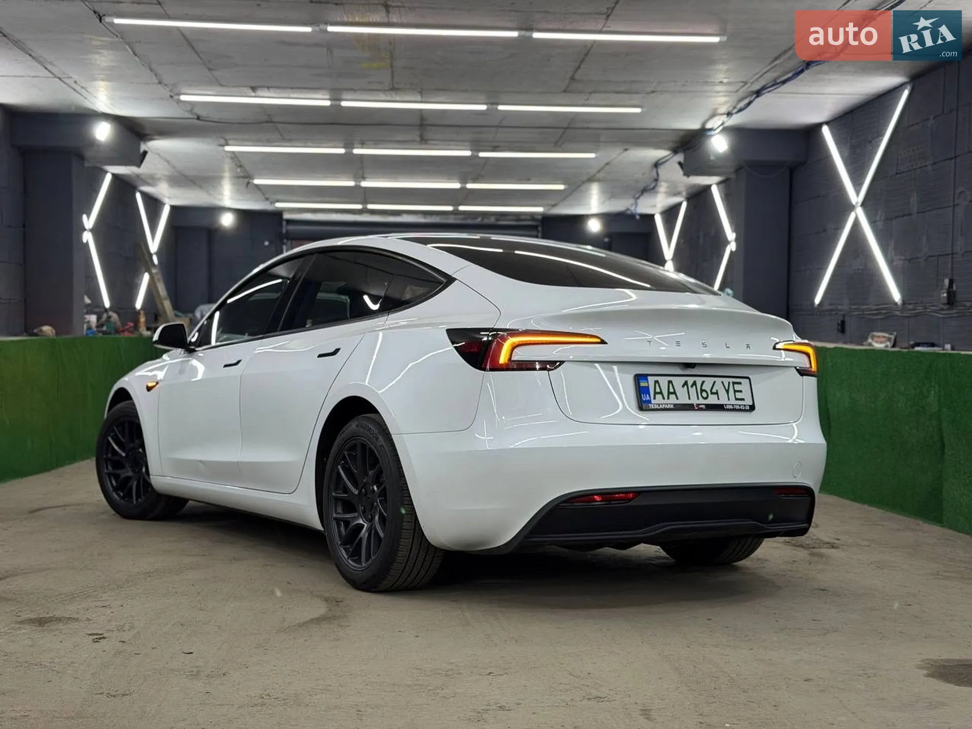 2025 Tesla Model 3 - мініатюра 11
