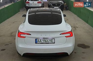 Седан Tesla Model 3 2025 в Киеве