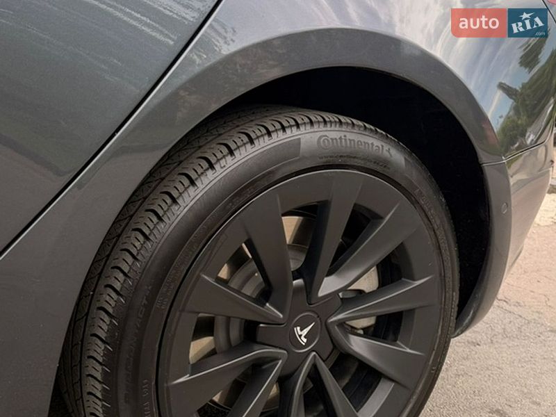 Седан Tesla Model 3 2022 в Ужгороді