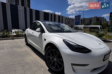 Седан Tesla Model 3 2022 в Львові