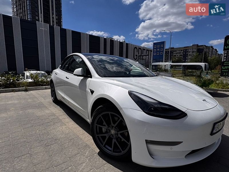 Tesla Model 3 2022