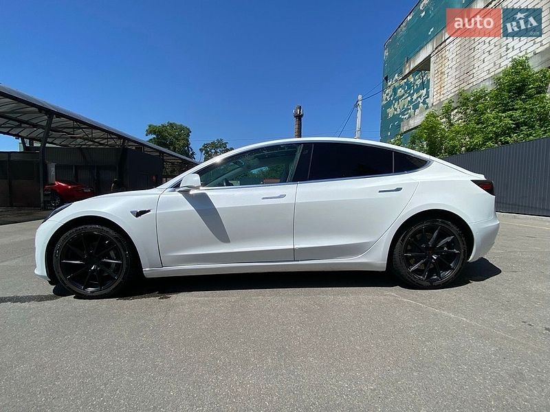 Седан Tesla Model 3 2019 в Днепре