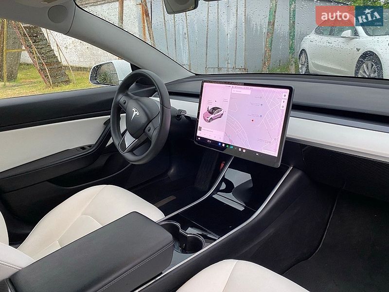 Седан Tesla Model 3 2019 в Днепре