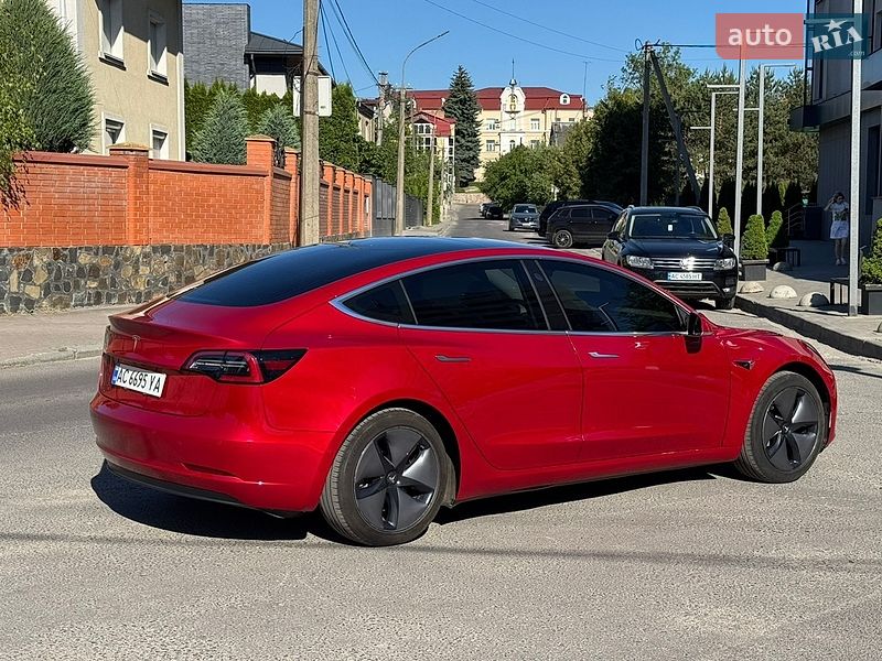 Седан Tesla Model 3 2019 в Луцьку