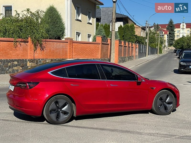Седан Tesla Model 3 2019 в Луцьку